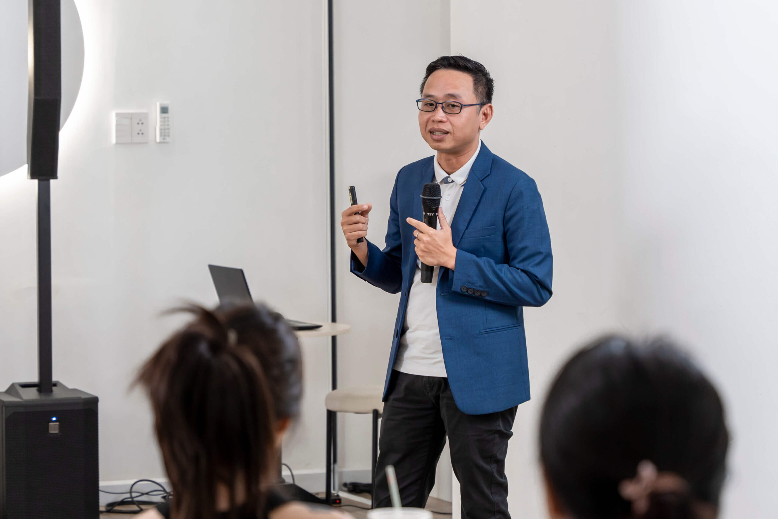 Ông Nguyễn Phúc Châu có mặt tại sự kiện MBA Talk #79 với chủ đề Chuyển đổi số trong marketing.