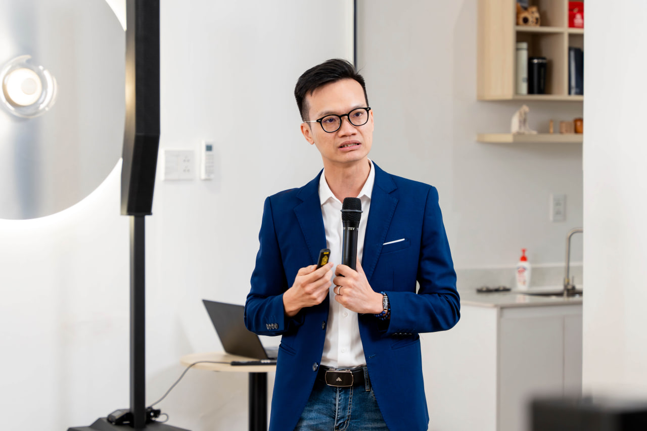 Ông Nguyễn Thanh Sơn chia sẻ về chuyển đổi số tại MBA Talk #86