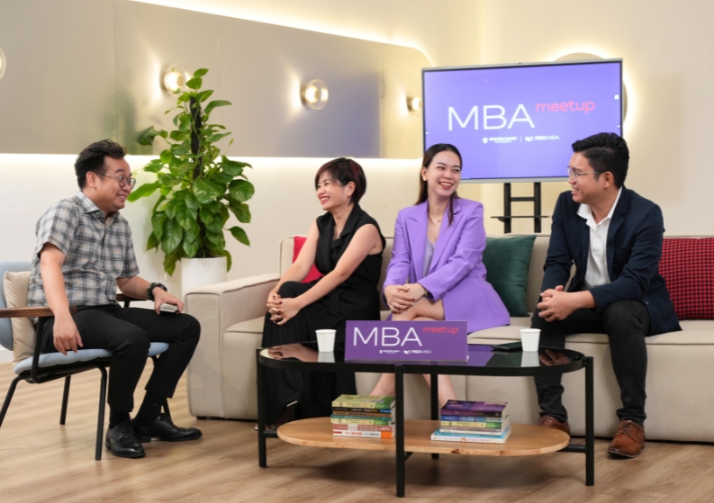 Các khách mời trò chuyện về trải nghiệm trong hành trình chinh phục chương trình MBA tại Đại học Western Sydney.