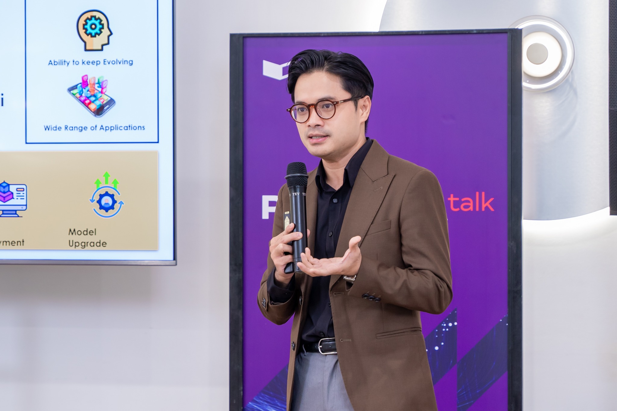 Ông Huỳnh Võ Trung Dũng – Project Director của CyberTech, tham gia chia sẻ tại MBA Talk #111.