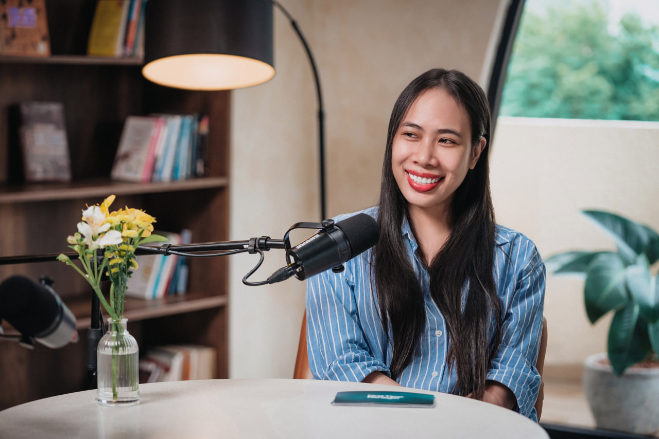 Chị Ánh Phượng nhớ về trải nghiệm làm cấp dưới của một manager trẻ hơn mình cả về tuổi đời, tuổi nghề (Nguồn: PSO).