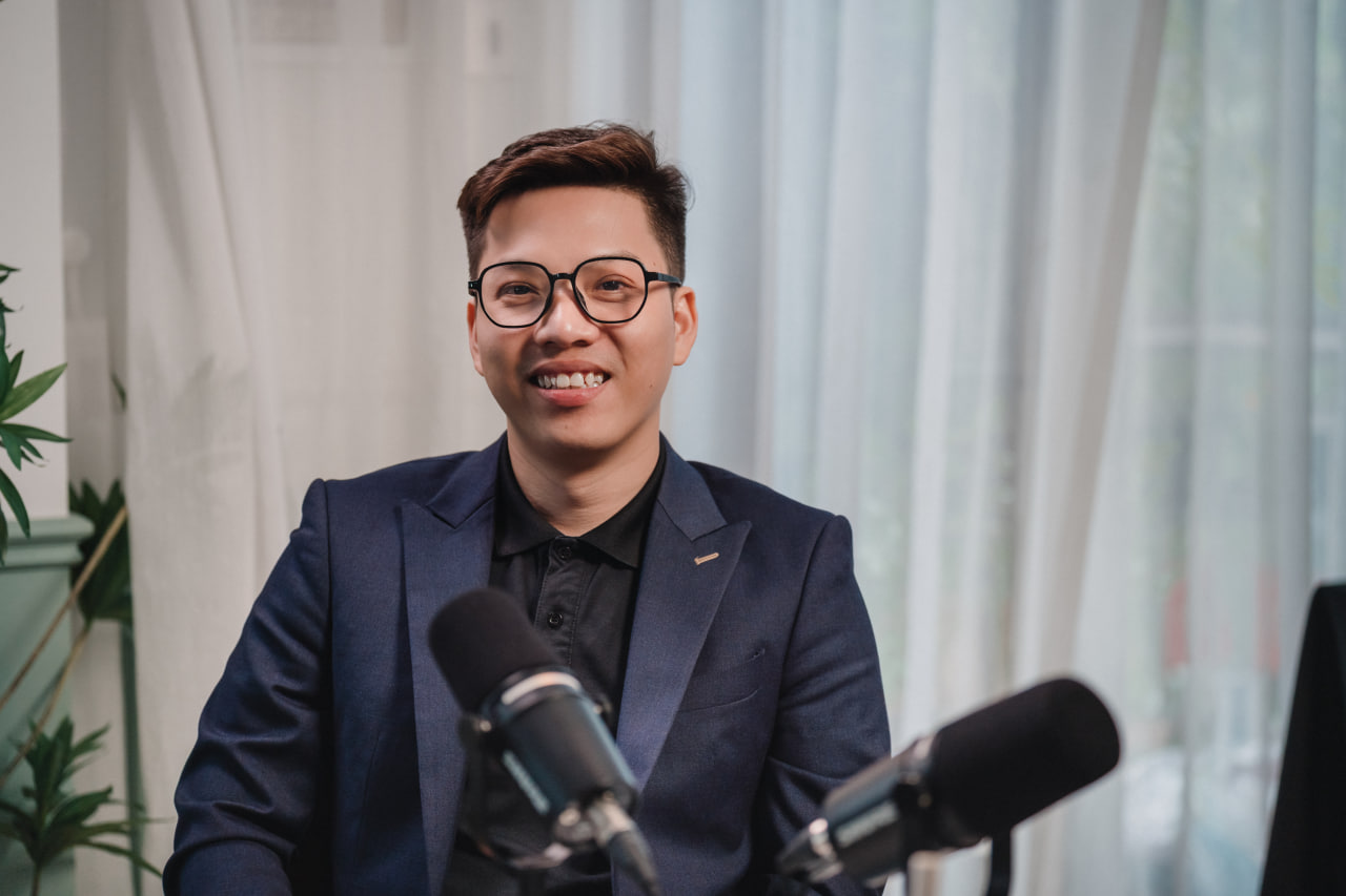 Mr. Nguyễn Hoàn Thiện