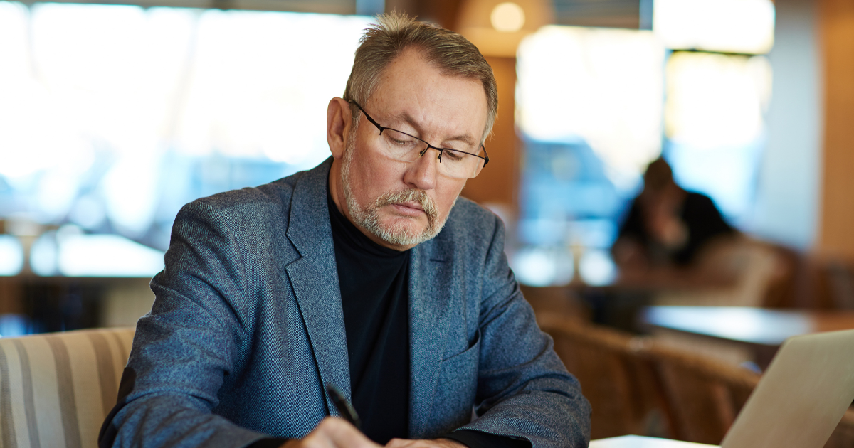 CEO là gì? Bản sắc lãnh đạo và Tầm nhìn chiến lược trong cấu trúc doanh nghiệp hiện đại 1 CEO là gì?