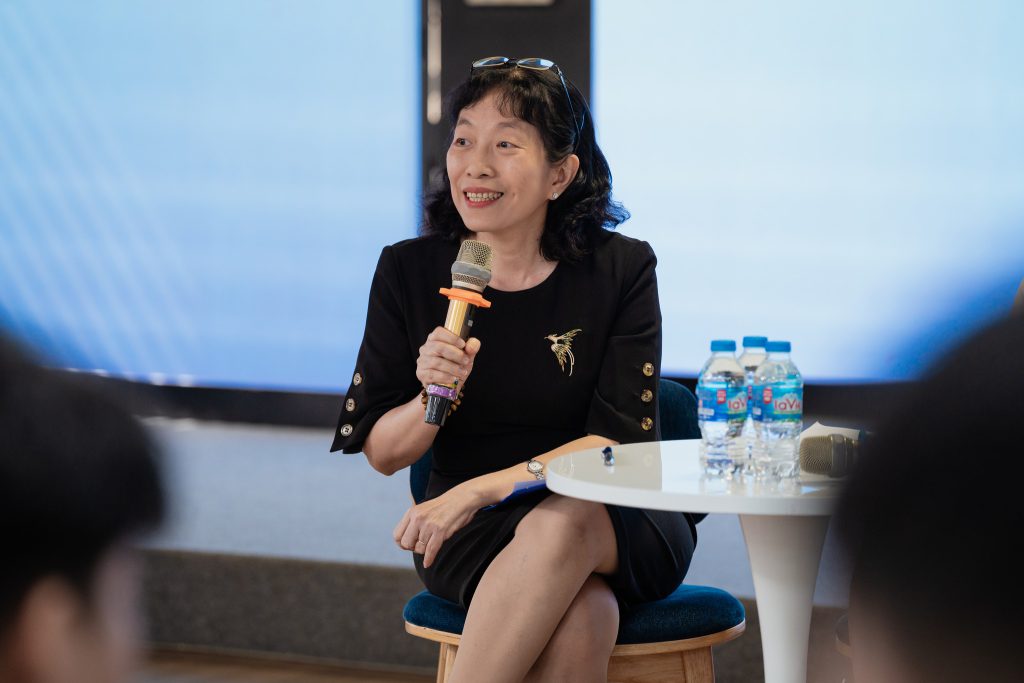 hr-talks-cam-giac-thuoc-ve-nen-tang-van-hoa-doanh-nghiep-thumb