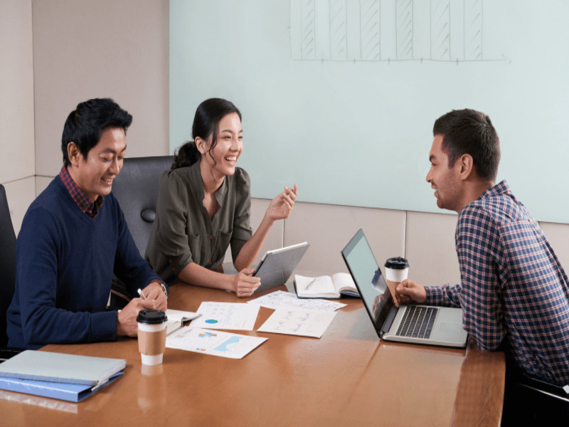 Truyền thông nội bộ là gì? Cách doanh nghiệp giao tiếp với "khách hàng" nội bộ 3 truyền thông nội bộ là gì